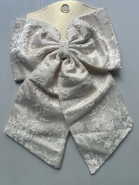 a new day Ivory Textured Lace Bow Hair Clip